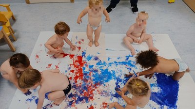 Enfants peinture_censored (1).jpg